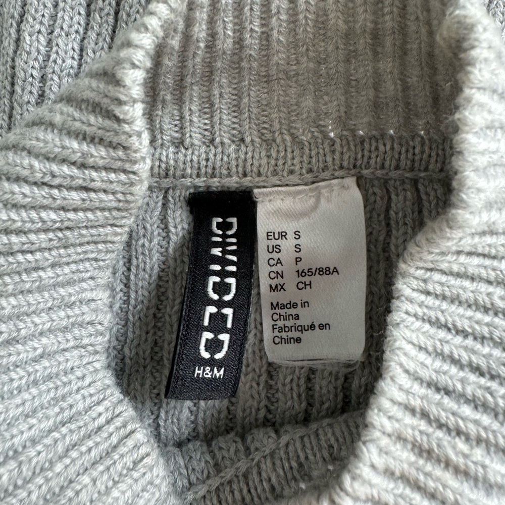 H&M Divided Grey Ribbed Cold Shoulder Sweater - Picture 4 of 5